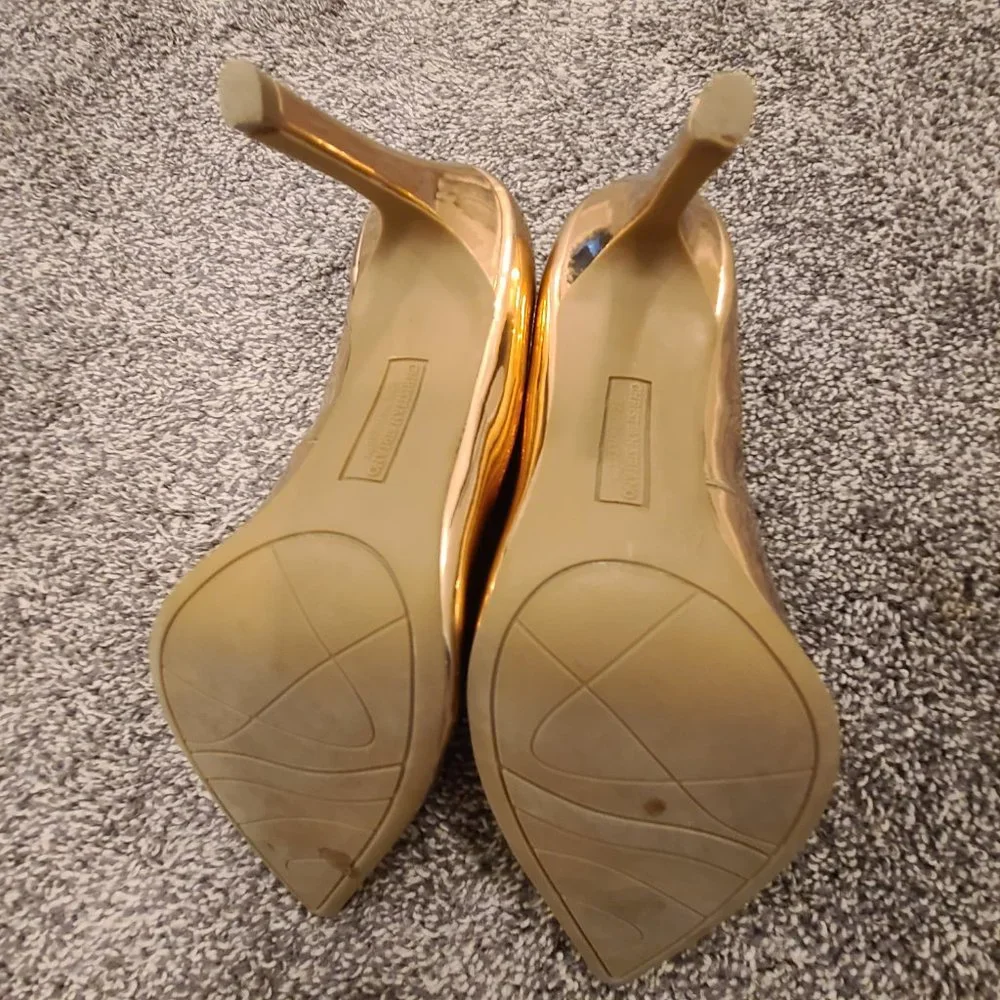 Gold Women's Heels 7.5 - Picture 2 of 5